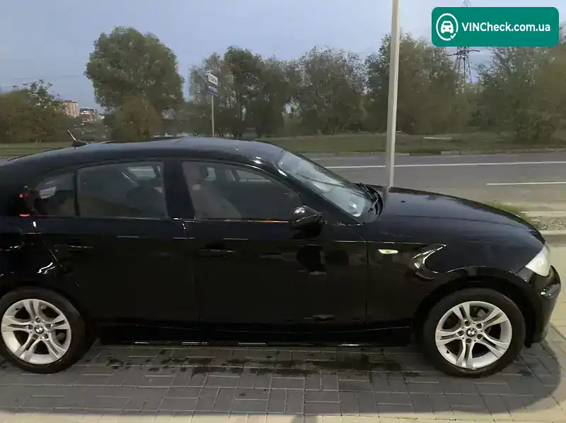 BMW 1 Series 2005, фото з оголошення 1 з 7, VIN WBAUF11030JR92579