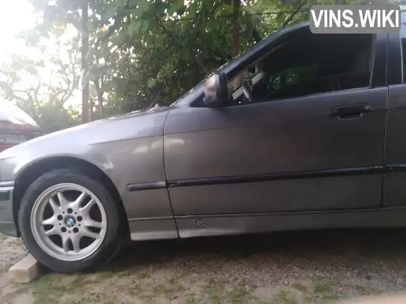 BMW 3 Series 1993, фото з оголошення 2 з 6, VIN WBA28910007113977