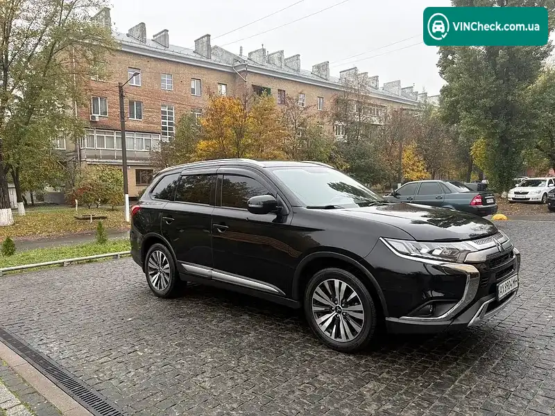 Mitsubishi Outlander 2021, фото з оголошення 1 з 18, VIN JMBXTGF3WLZ001373