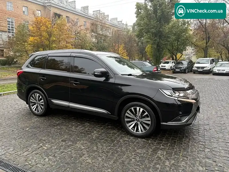 Mitsubishi Outlander 2021, фото з оголошення 2 з 18, VIN JMBXTGF3WLZ001373