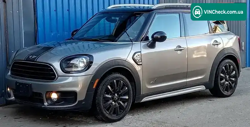 MINI Countryman 2017, фото з оголошення 1 з 13, VIN WMZYV5C33J3E02847