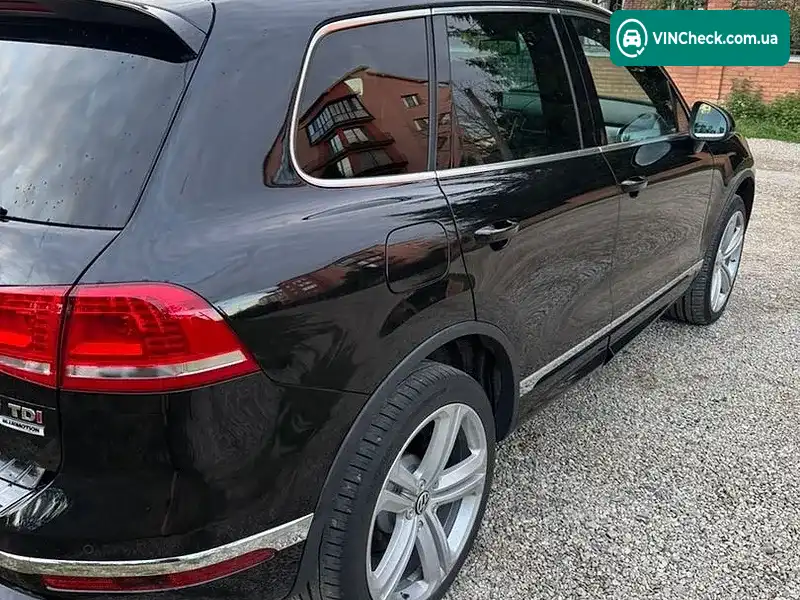 Volkswagen Touareg 2015, фото з оголошення 2 з 20, VIN WVGZZZ7PZGD013216
