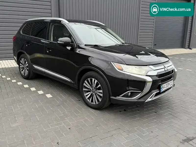 Mitsubishi Outlander 2020, фото з оголошення 1 з 18, VIN JA4AD3A33LZ030185