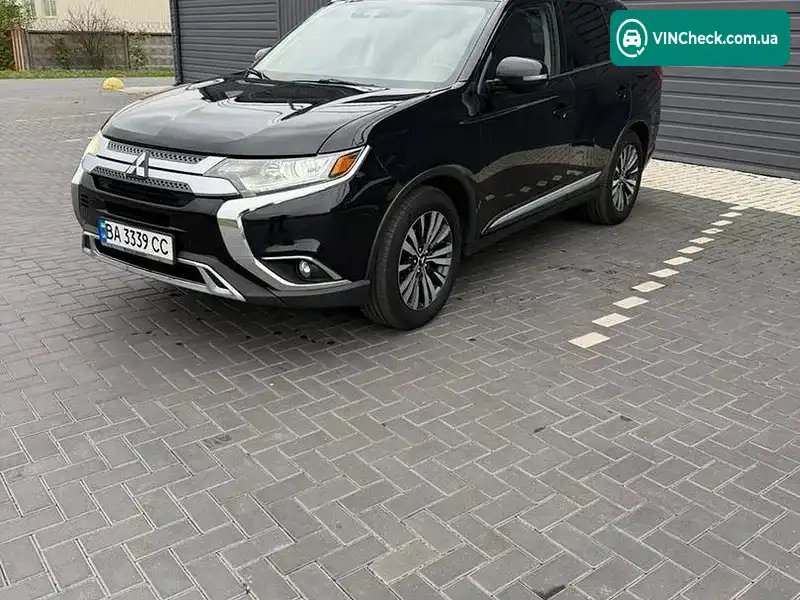 Mitsubishi Outlander 2020, фото з оголошення 2 з 18, VIN JA4AD3A33LZ030185