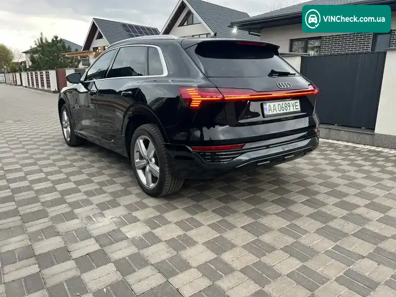 Audi Q8 e-tron 2023, фото з оголошення 2 з 20, VIN WA15AAGE2RB033698