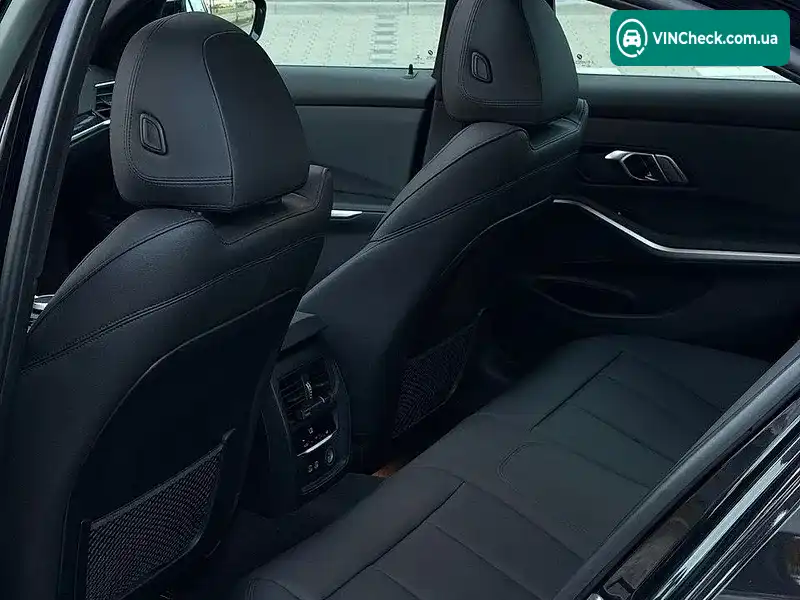 BMW 3 Series 2019, фото з оголошення 2 з 11, VIN 3MW5R7J05L8B22122
