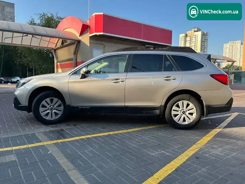 Subaru Outback 2018, фото з оголошення 2 з 13, VIN 4S4BSAACXJ3342665