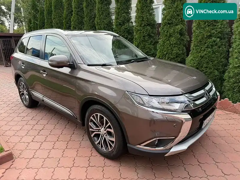 Mitsubishi Outlander 2018, фото з оголошення 2 з 20, VIN JMBXTGF3WJZ000555