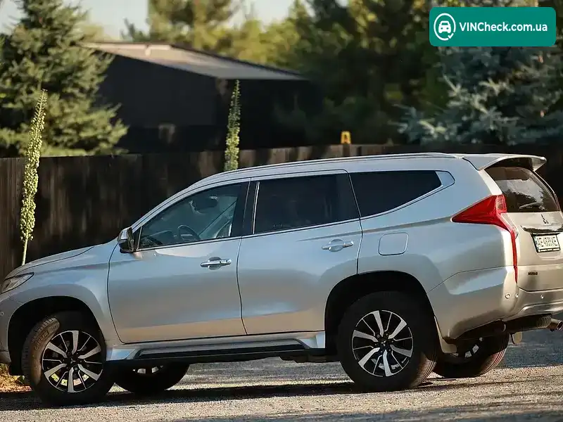 Mitsubishi Pajero Sport 2018, фото з оголошення 2 з 20, VIN MMCGUKS10JHZ00880