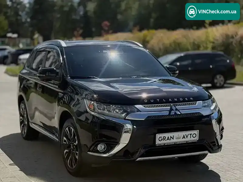 Mitsubishi Outlander 2018, фото з оголошення 1 з 17, VIN JA4J24A5XJZ043347