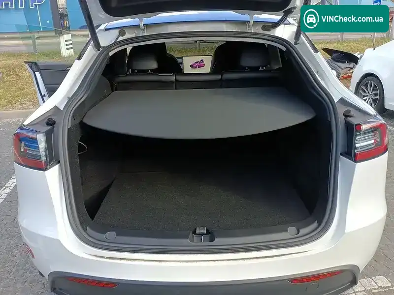 Tesla Model Y 2024, фото з оголошення 2 з 20, VIN 7SAYGDEE5RF090807
