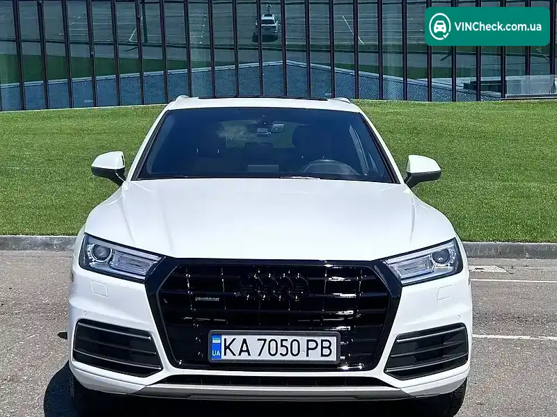 Audi Q5 2019, фото з оголошення 2 з 13, VIN WA1ANAFY8L2045604