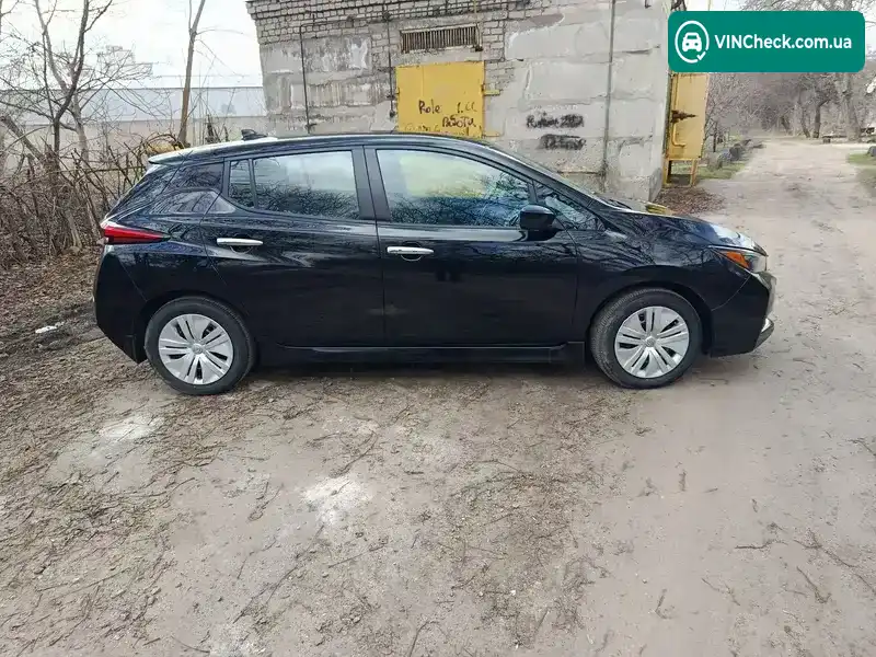 Nissan Leaf 2024, фото з оголошення 2 з 10, VIN 1N4AZ1BV8SC566293
