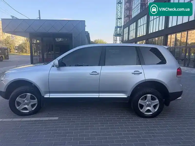 Volkswagen Touareg 2005, фото з оголошення 2 з 8, VIN WVGZZZ7LZ5D082352