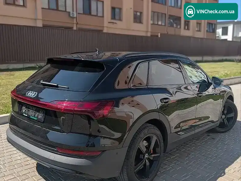 Audi e-tron 2022, фото з оголошення 2 з 20, VIN WAUZZZGE1NB013092