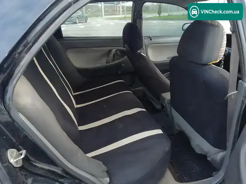 Mazda 626 1992, фото з оголошення 2 з 10, VIN JMZGE12A201165289