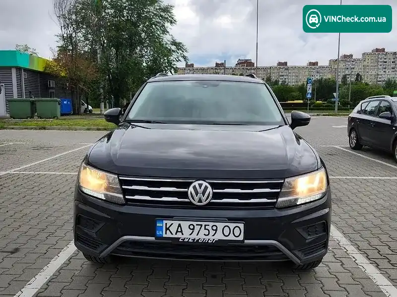 Volkswagen Tiguan 2018, фото з оголошення 2 з 20, VIN 3VV3B7AX8KM015536