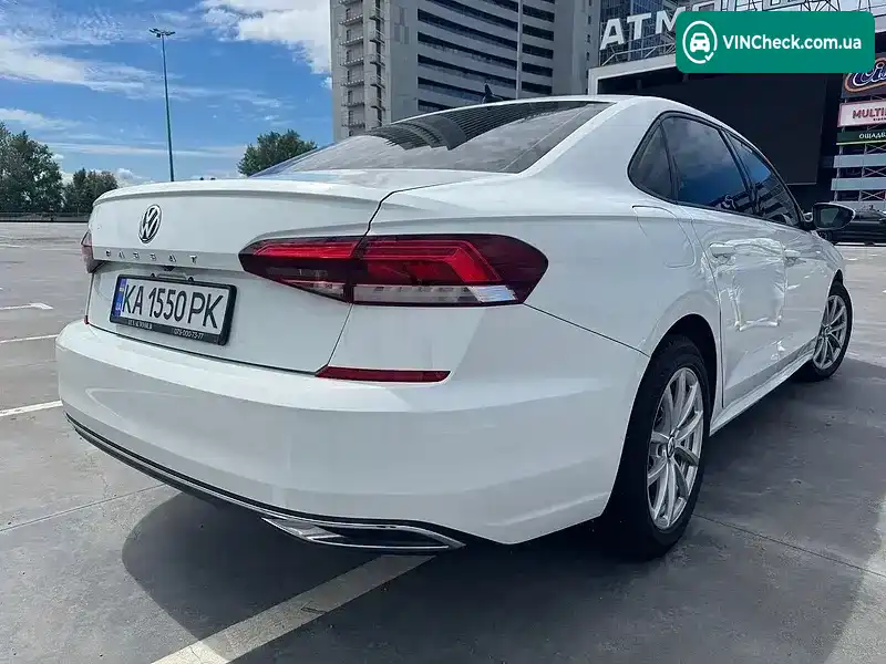 Volkswagen Passat 2019, фото з оголошення 2 з 10, VIN 1VWAA7A36LC003018