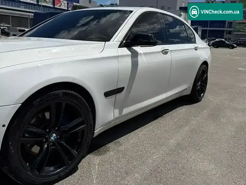 BMW 7 Series 2014, фото з оголошення 2 з 18, VIN WBAYE4C53FD946823