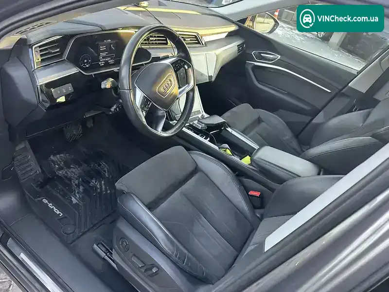 Audi e-tron 2019, фото з оголошення 2 з 21, VIN WAUZZZGE5LB014064