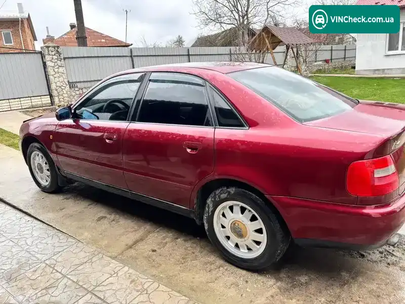 Audi A4 1998, фото з оголошення 2 з 12, VIN WAUZZZ8DZWA186000