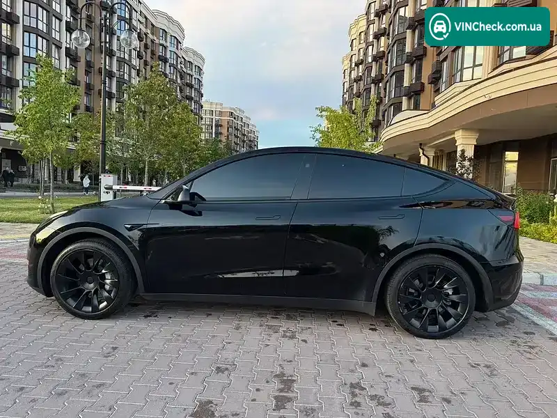 Tesla Model Y 2024, фото з оголошення 2 з 20, VIN 7SAYGDED6RF085011