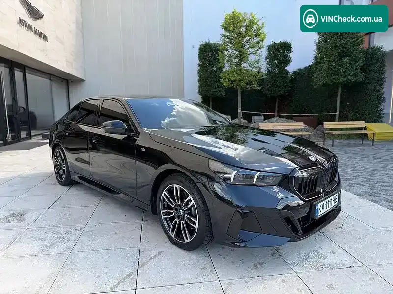 BMW 5 Series 2024, фото з оголошення 2 з 20, VIN WBA11FJ050CU46563