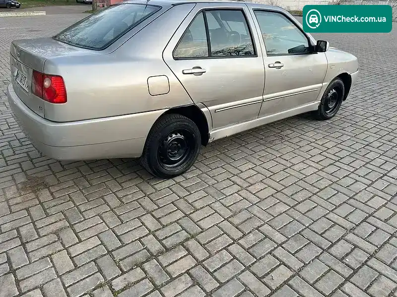 Chery Amulet 2006, фото з оголошення 2 з 10, VIN Y6DDA11A26D183422