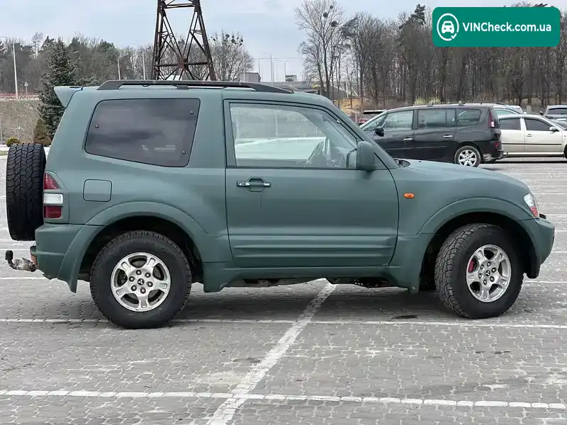 Mitsubishi Pajero 2001, фото з оголошення 2 з 14, VIN JMBMYV68W1J006321