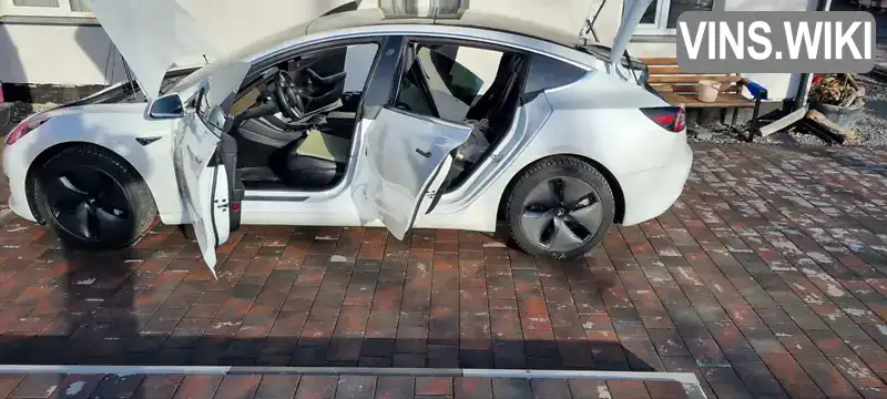 Tesla Model 3 2019, фото з оголошення 2 з 16, VIN 5YJ3E7EB6KF489882