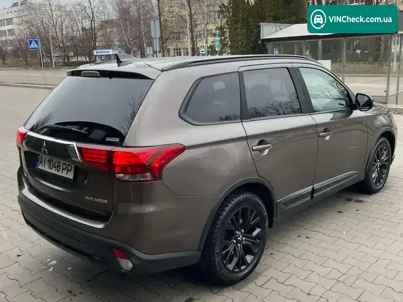 Mitsubishi Outlander 2018, фото з оголошення 2 з 17, VIN JA4AZ3A38JZ044484