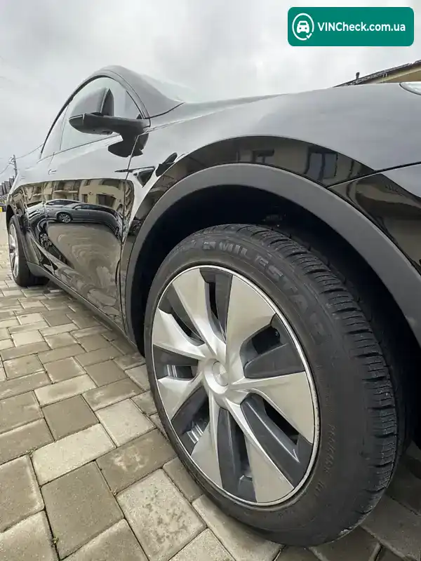 Tesla Model Y 2020, фото з оголошення 1 з 16, VIN 5YJYGDEEXLF050095