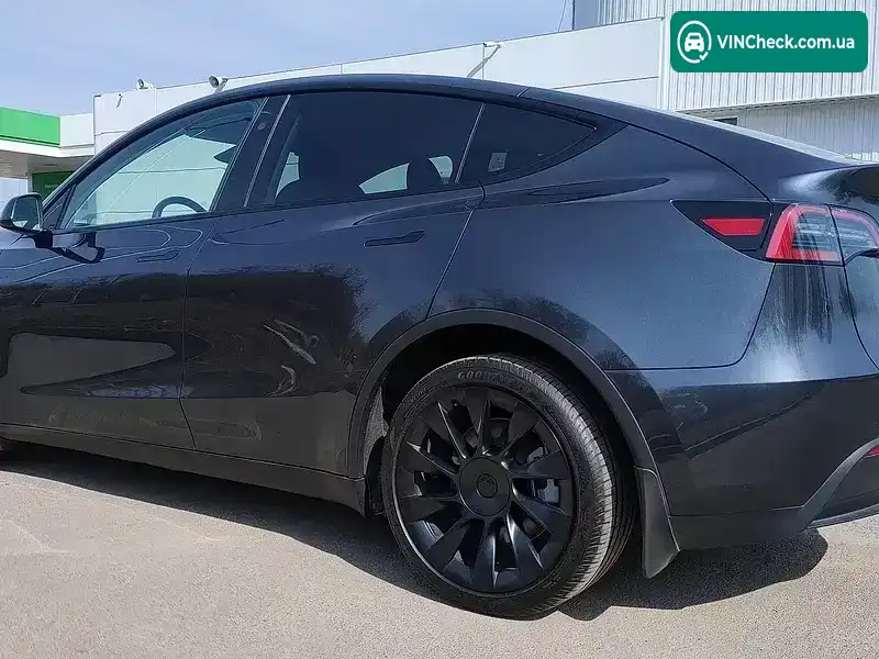 Tesla Model Y 2025, фото з оголошення 2 з 20, VIN 7SAYGDEE0SF300090