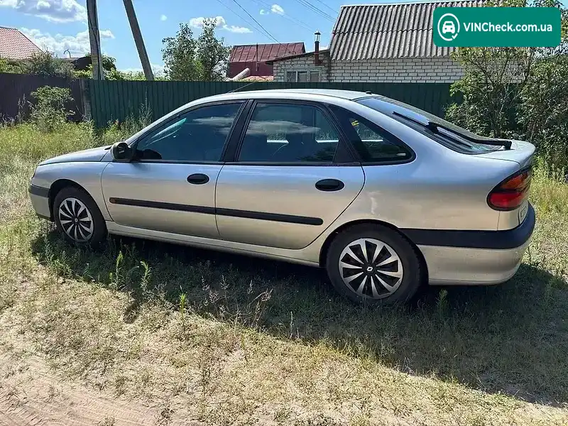 Renault Laguna 1999, фото з оголошення 1 з 7, VIN VF1B5680518322233
