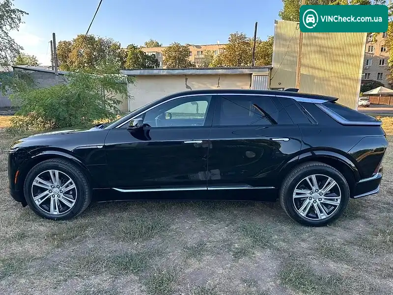 Cadillac Lyriq 2024, фото з оголошення 2 з 20, VIN 1GYKPMRLXRZ138155