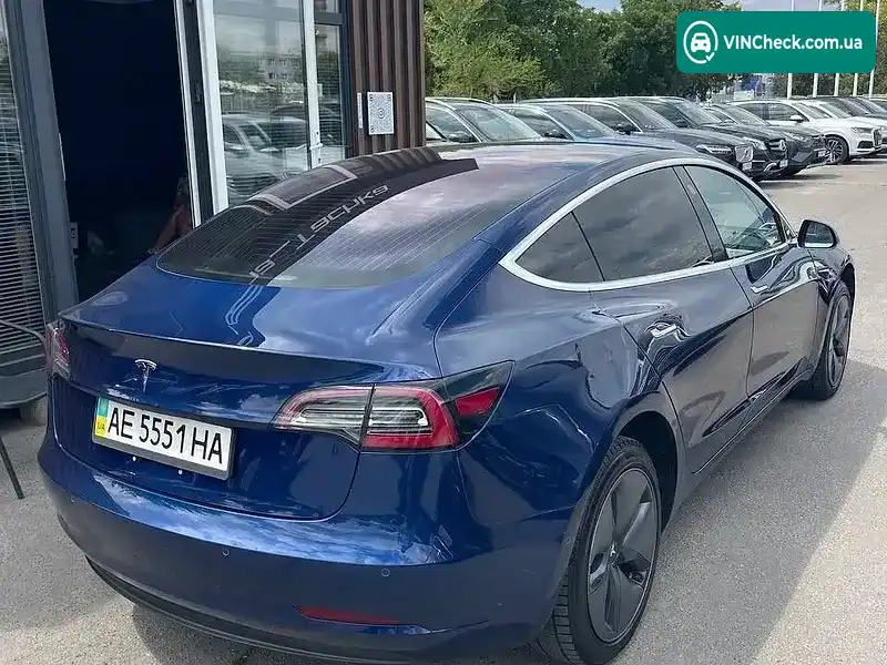 Tesla Model 3 2018, фото з оголошення 2 з 9, VIN 5YJ3E1EA7JF018276