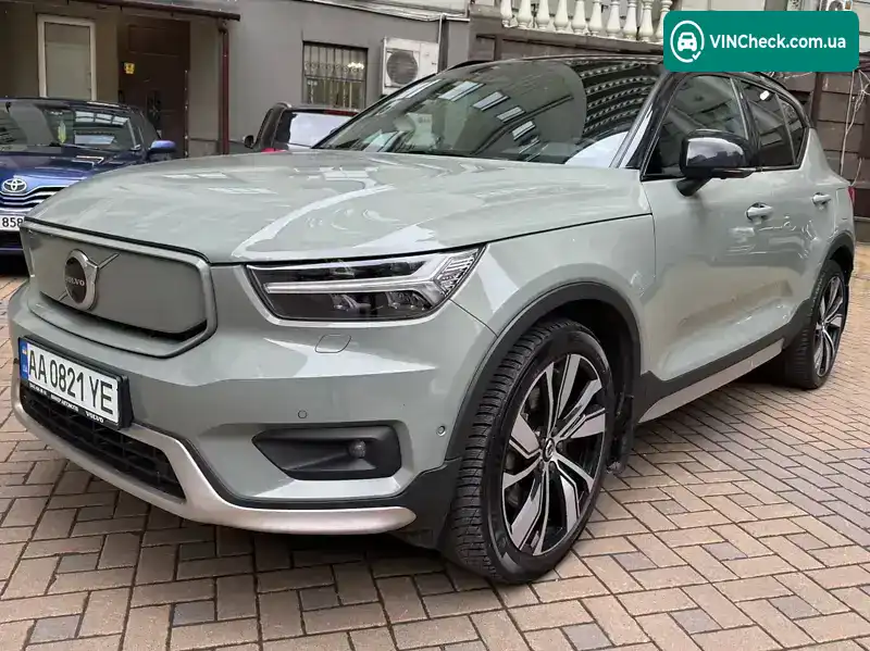 Volvo XC40 2021, фото з оголошення 1 з 21, VIN YV1XZEDVEN2662466