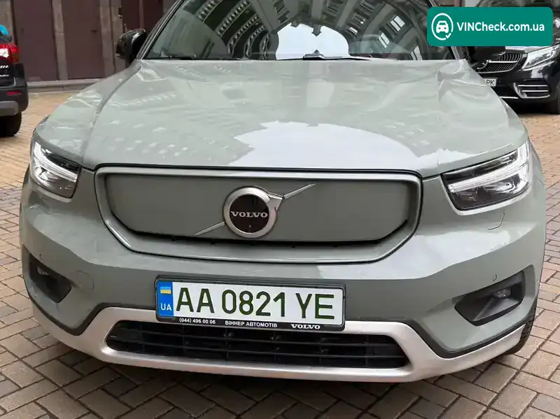 Volvo XC40 2021, фото з оголошення 2 з 21, VIN YV1XZEDVEN2662466