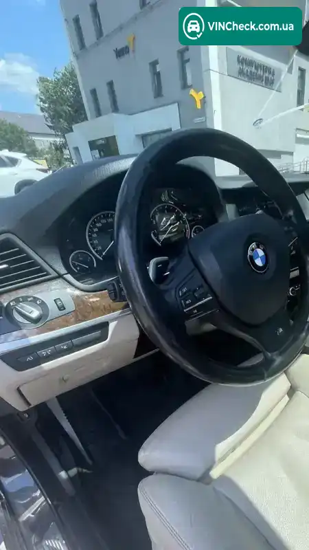 BMW 5 Series 2012, фото з оголошення 2 з 18, VIN WBAFU7C58CDU61049