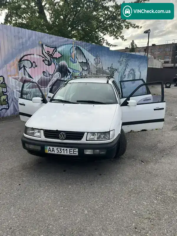 Volkswagen Passat 1994, фото з оголошення 1 з 10, VIN WVWZZZ3AZRE080251