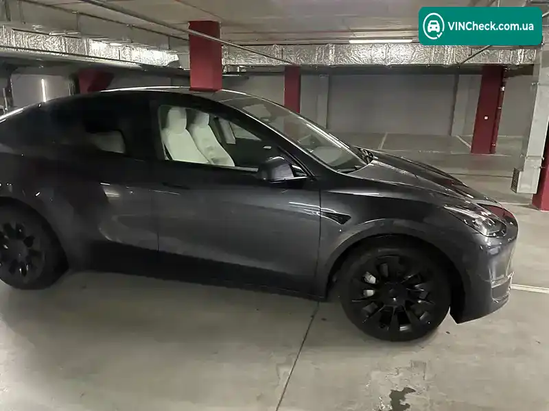 Tesla Model Y 2024, фото з оголошення 1 з 6, VIN 7SAYGDEE3RA233282