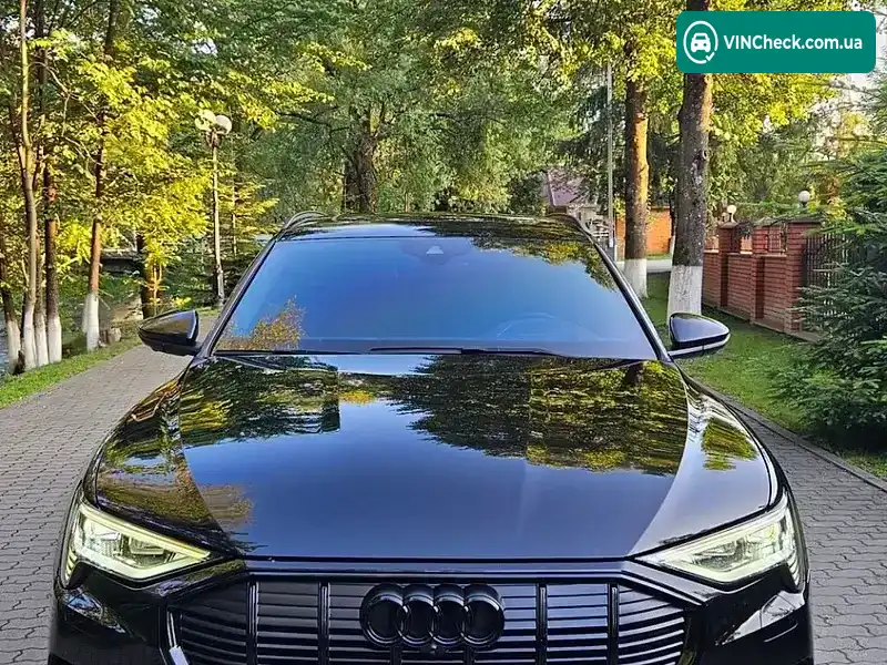 Audi e-tron 2020, фото з оголошення 2 з 20, VIN WAUZZZGE1KB001875