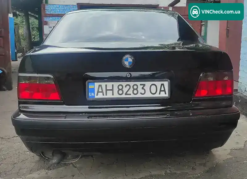 BMW 3 Series 1992, фото з оголошення 2 з 5, VIN WBACA31050FB36440