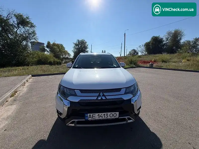 Mitsubishi Outlander 2020, фото з оголошення 1 з 15, VIN JMBXTGF3WLZ000600
