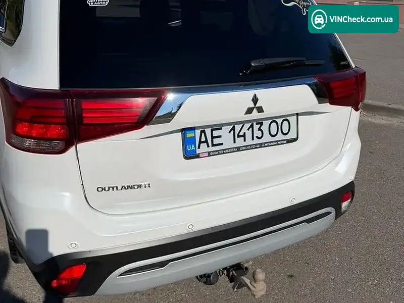 Mitsubishi Outlander 2020, фото з оголошення 2 з 15, VIN JMBXTGF3WLZ000600