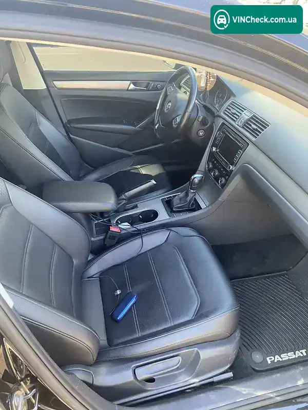 Volkswagen Passat 2013, фото з оголошення 1 з 9, VIN 1VWBP7A34EC016579