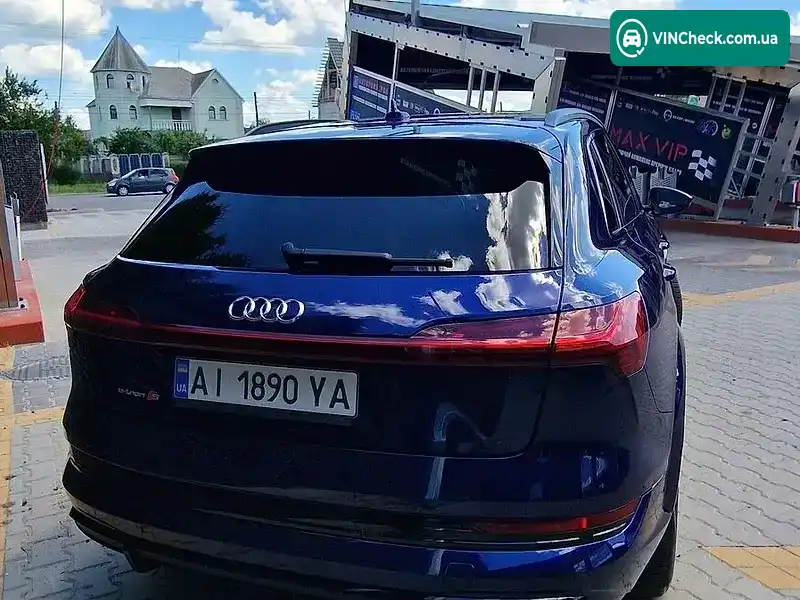 Audi e-tron 2022, фото з оголошення 2 з 9, VIN WA1ACBGE7NB033530