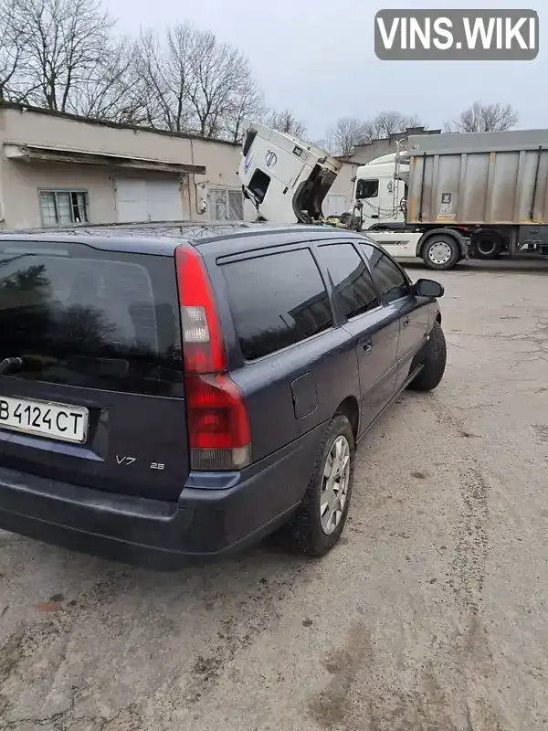 Volvo V70 2001, фото з оголошення 1 з 14, VIN YV1SW720211071790