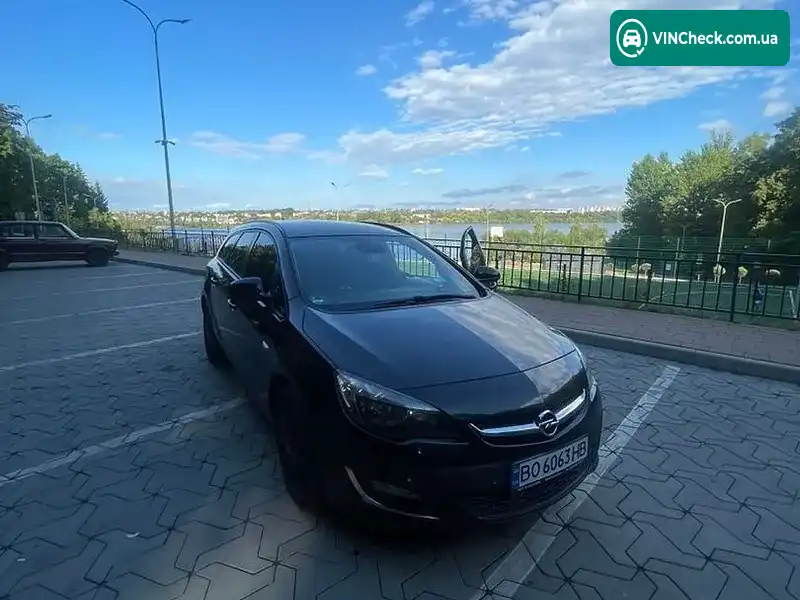 Opel Astra 2013, фото з оголошення 1 з 12, VIN W0LPD8EW9D8071833