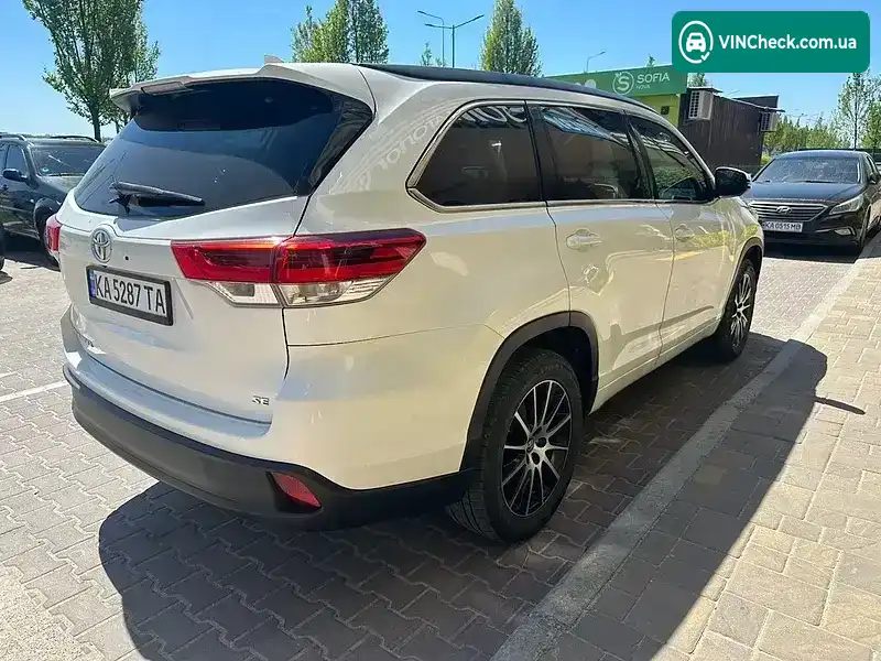 Toyota Highlander 2018, фото з оголошення 1 з 21, VIN 5TDKZRFH2JS539637